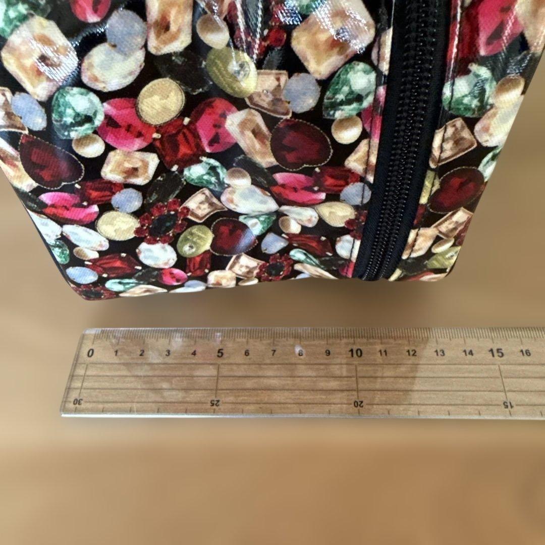 アルティザン&アーティスト　宝石模様のポーチ