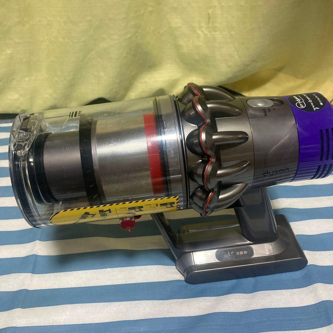 ダイソンＳＶ１２分解清掃済(限定　床ブラシ、ホース、壁掛け収納プラケットサービス
