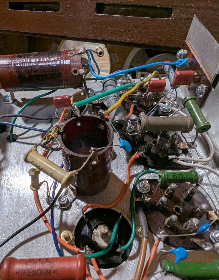 家族団らん昭和レトロST真空管ラジオ　マツダ614A　bluetooth付