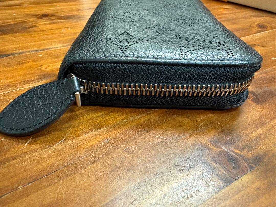 ルイヴィトン マヒナジッピーウォレットm61867 ノワール