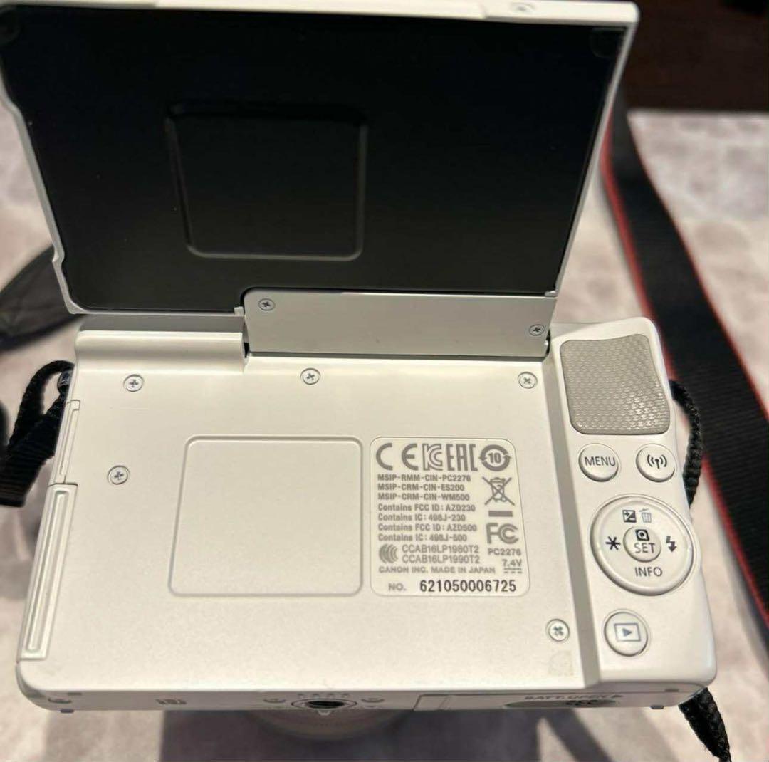 Canon EOS M100 レンズキット15-45mm IS STM ホワイト