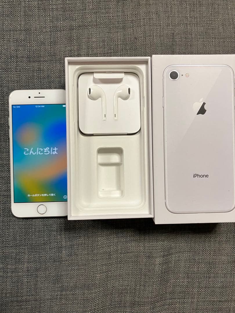 Apple iPhone 8 シルバー イヤフォン付き