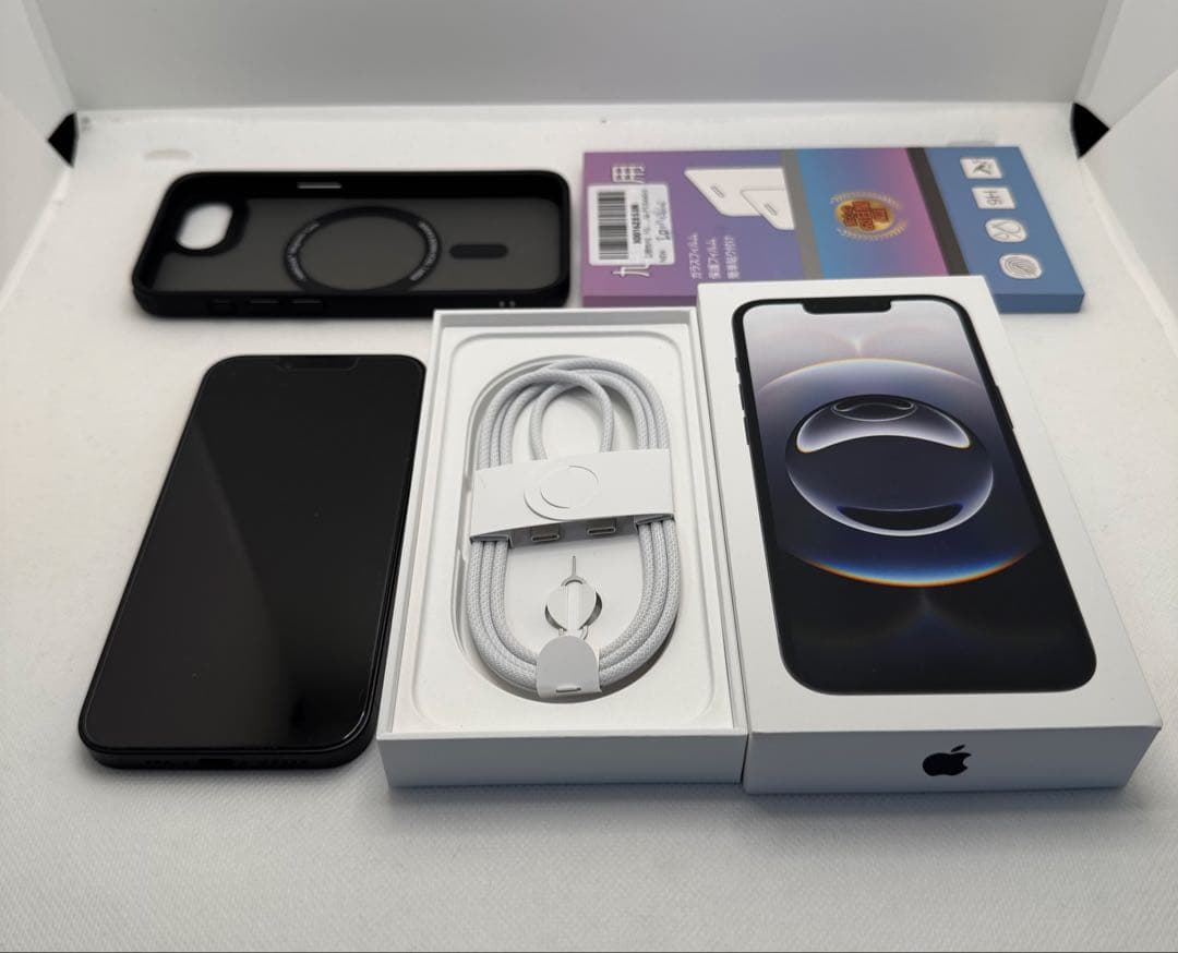 SIMフリー Apple iPhone 16e フィルムとケース付き