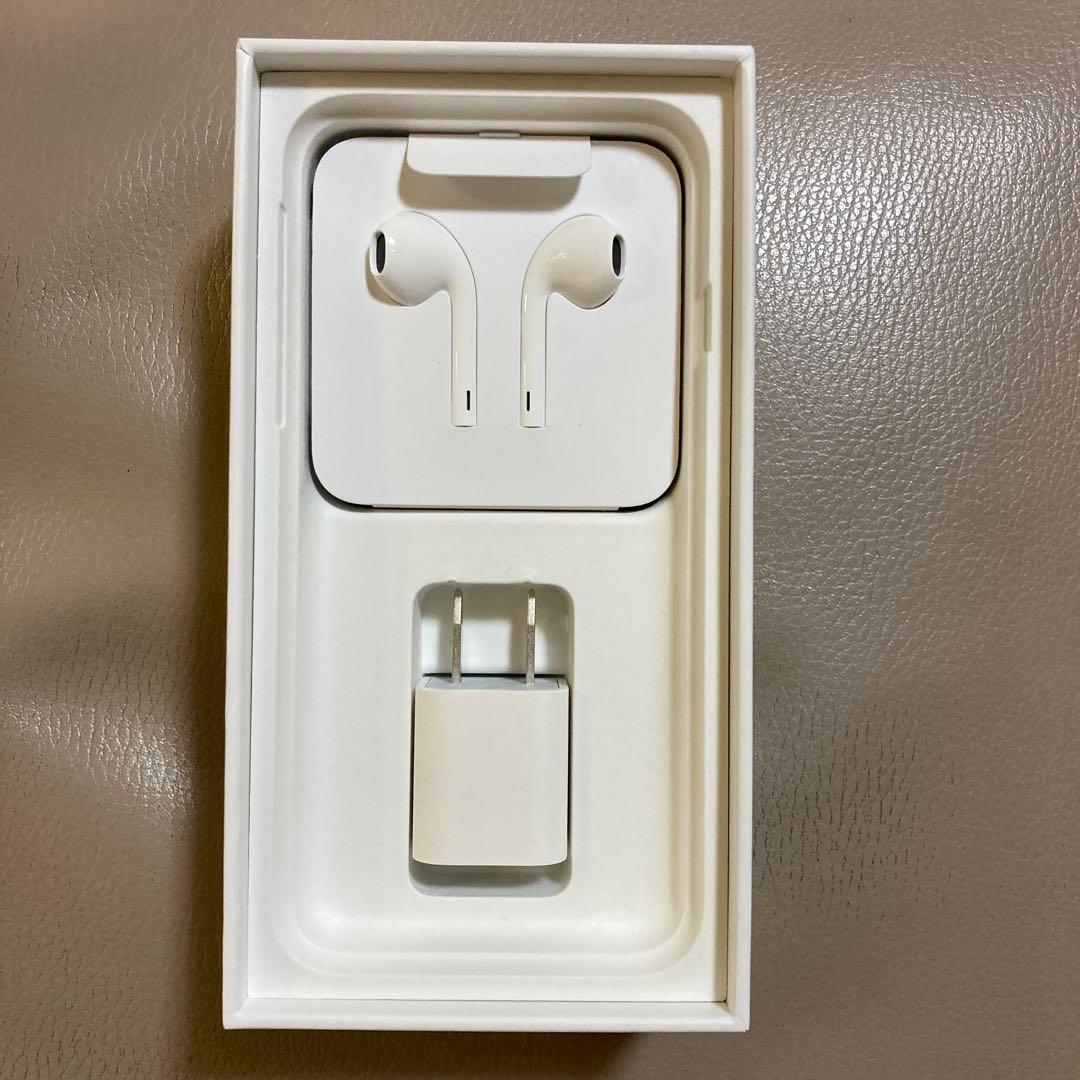 iPhone se第2世代（64GB・ブラック） SIMフリーバッテリー79%