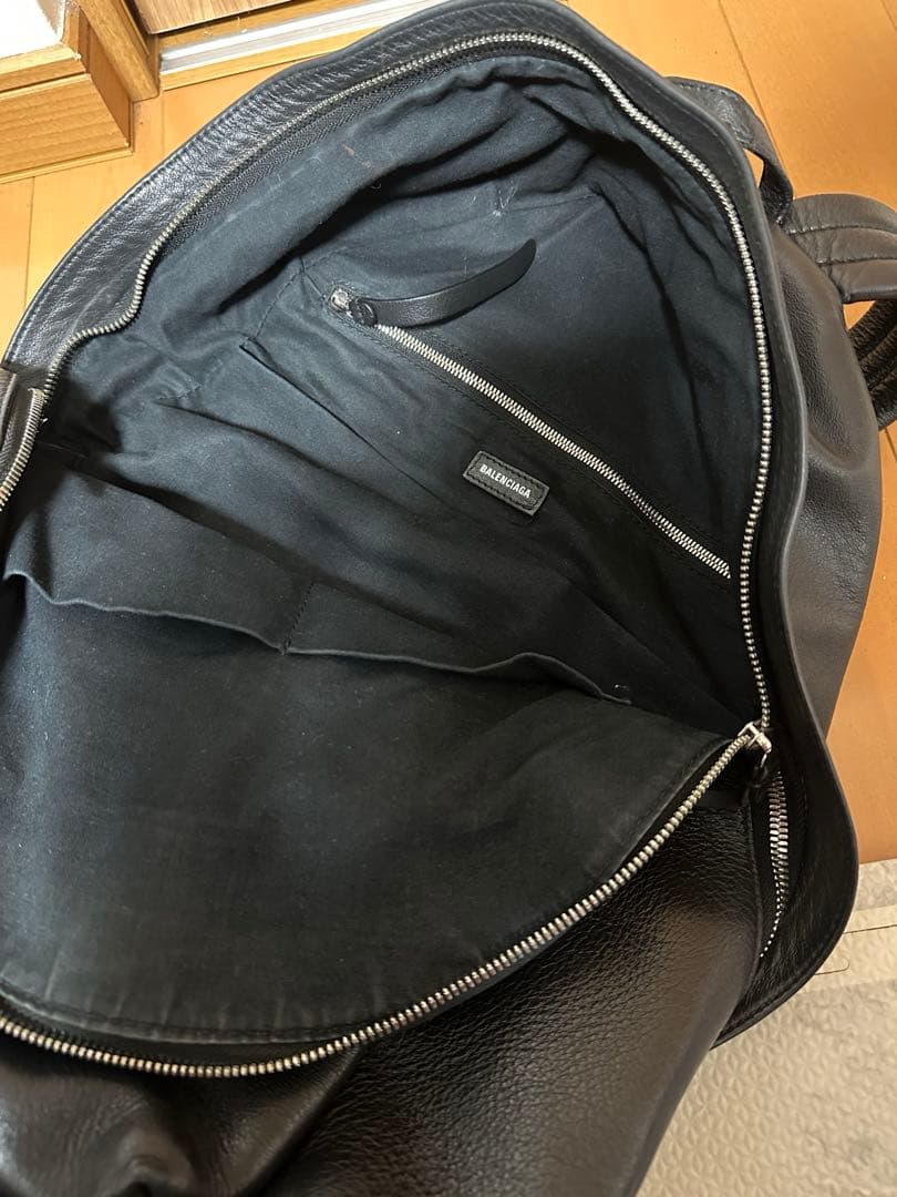 BALENCIAGA ブラックレザーリュック