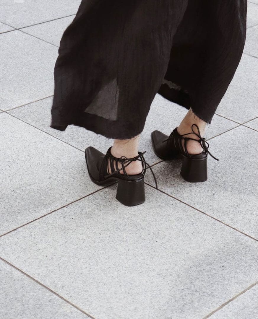 untishold klara ブラック 37