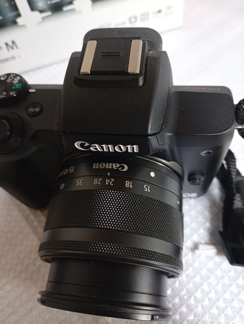 CANON Kiss M Wレンズ 15-45mm　55-200mm 美品箱付!