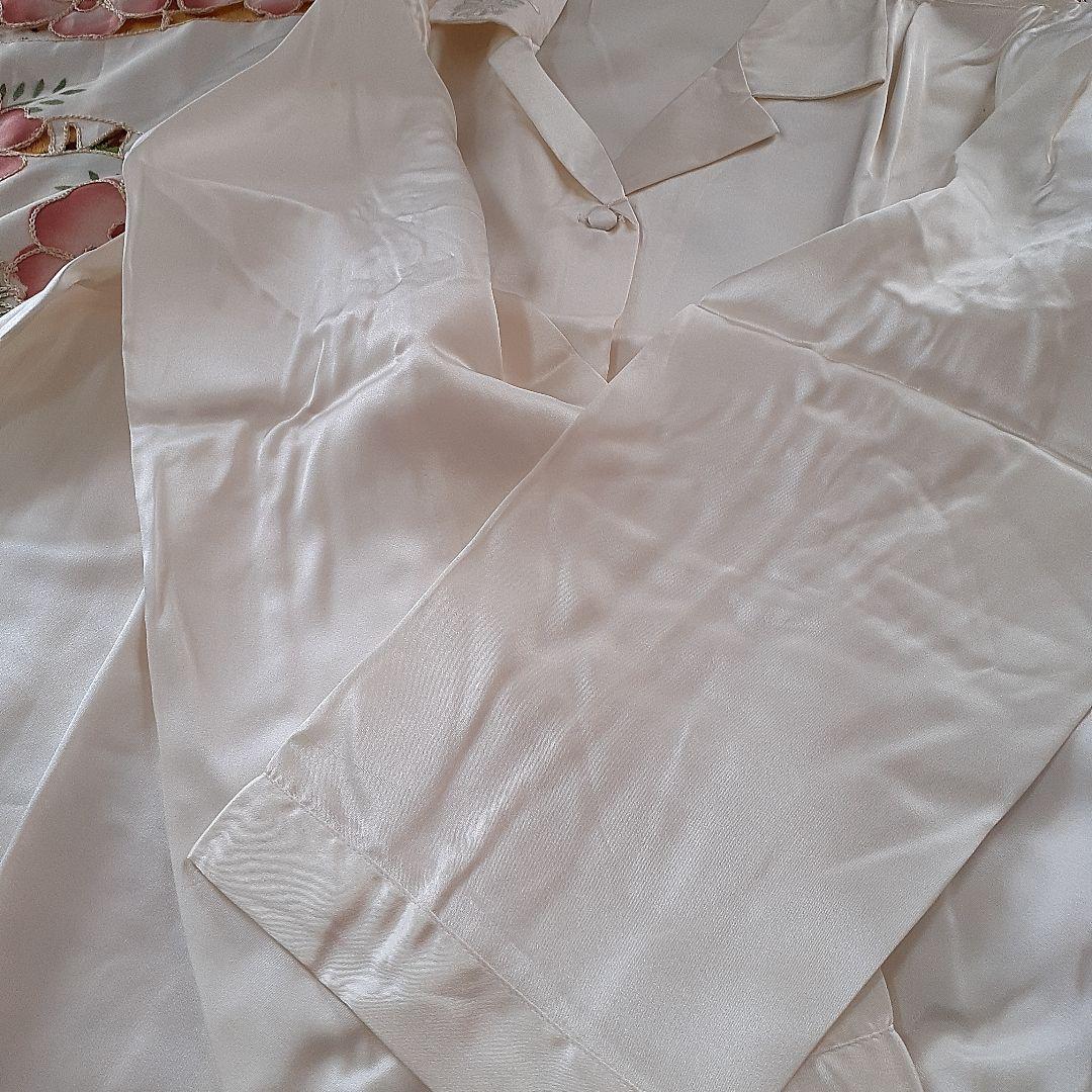 シルク100%パジャマワンピースとシルクパジャマ２点、最高級クラス絹