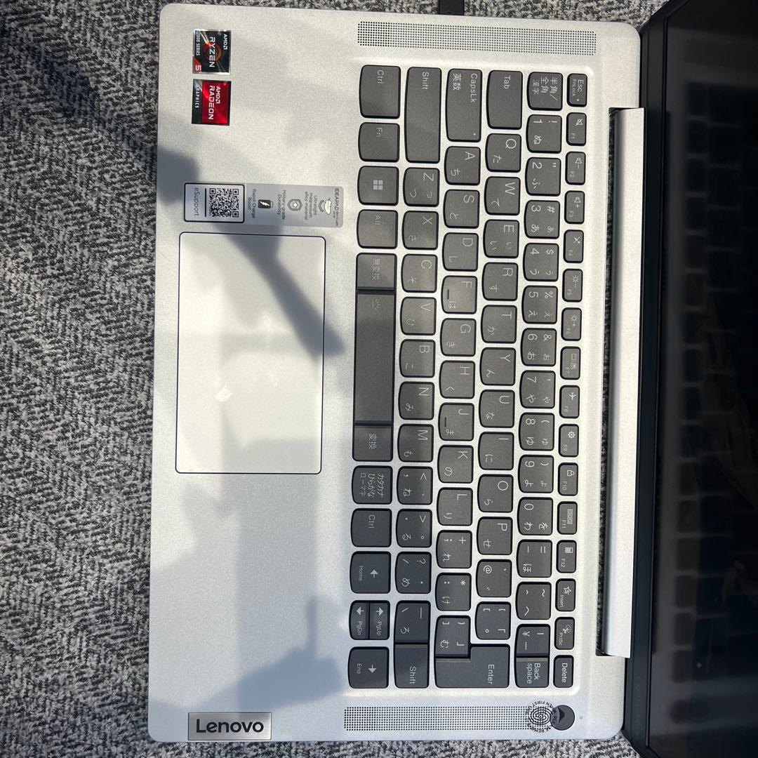 Lenovo シルバー ノートPC USBポート付き