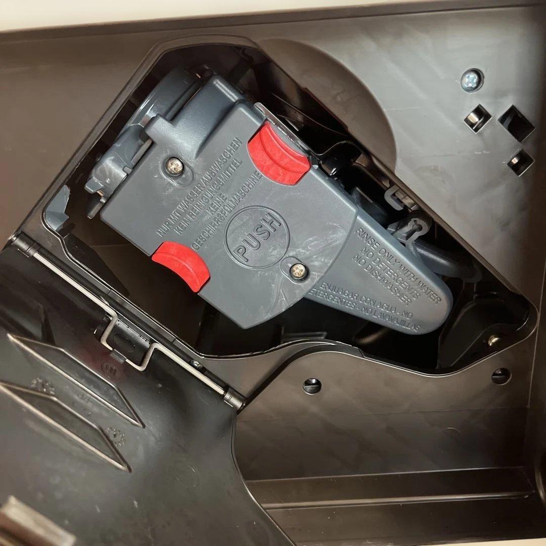 デロンギマグニフィカS コンパクト全自動コーヒーマシン　ECAM22112