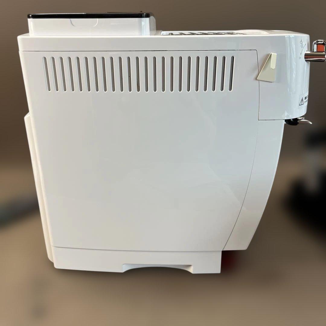 デロンギマグニフィカS コンパクト全自動コーヒーマシン　ECAM22112