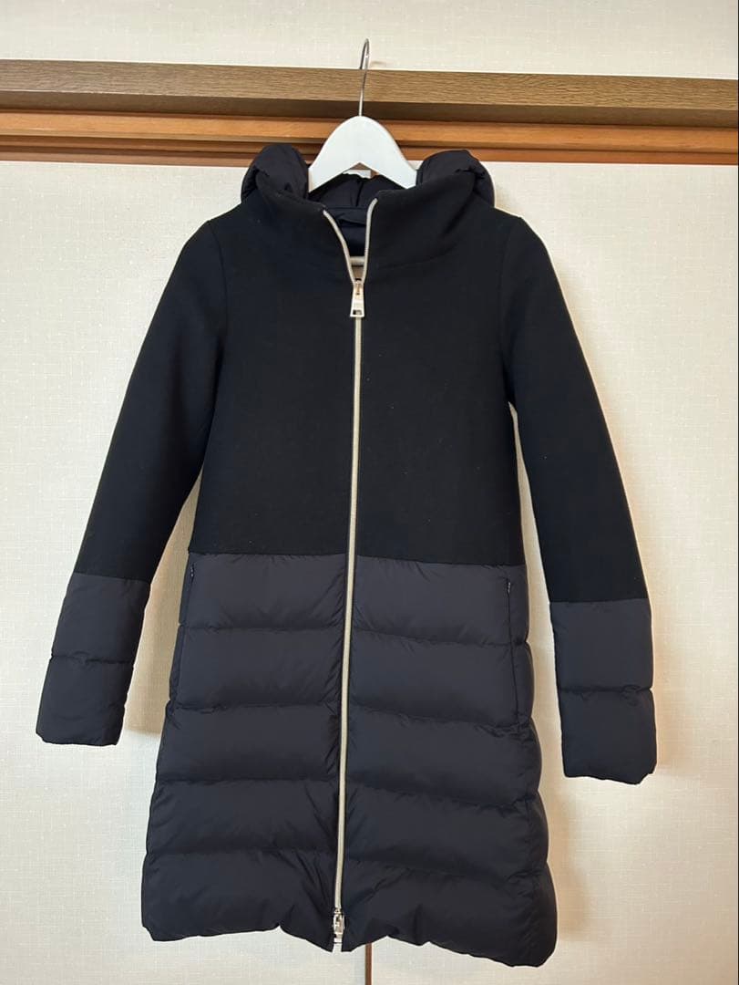 Herno フード付きロングダウンジャケット