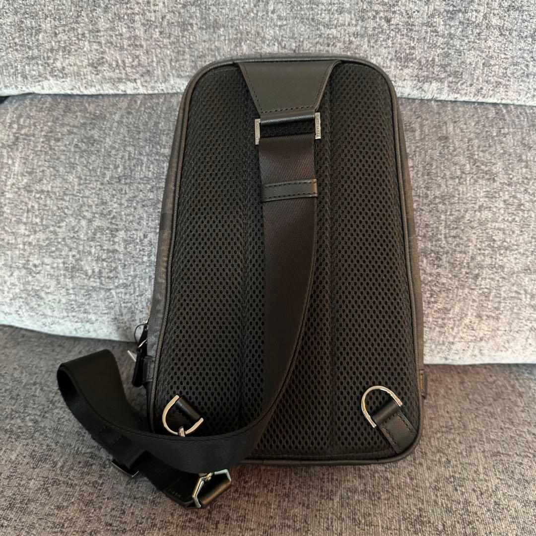 【新品】ブラックレーベル クレストブリッジ BLチェック レザー切換ボディバッグ