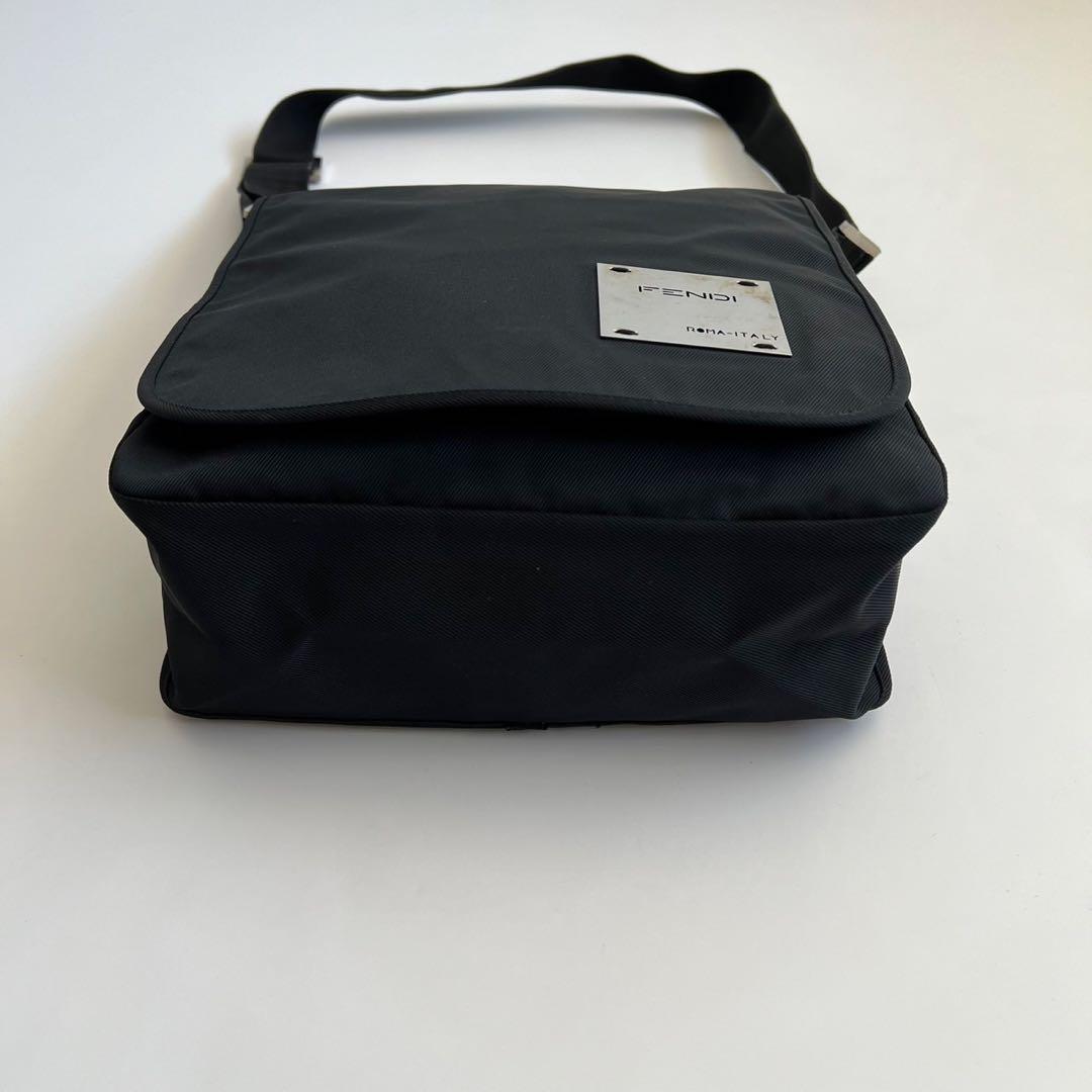 バッグ FENDI LOGO PLATE NYLON SHOULDER BAG