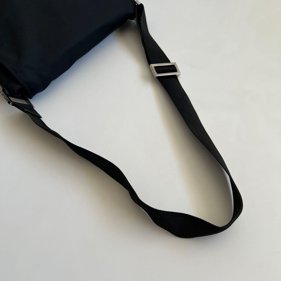 バッグ FENDI LOGO PLATE NYLON SHOULDER BAG