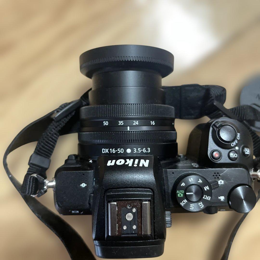 Nikon Z50 ミラーレス一眼レフカメラ レンズ付き