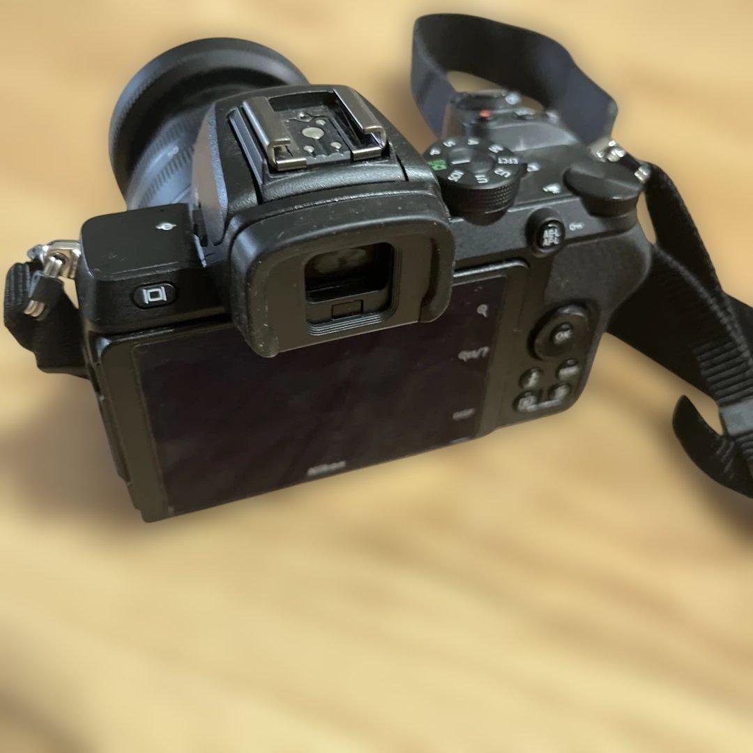 Nikon Z50 ミラーレス一眼レフカメラ レンズ付き