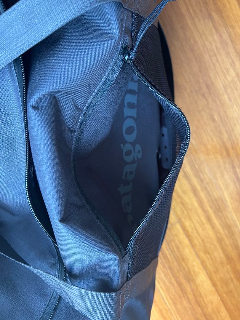 patagonia ボストンバッグ 黒　50〜60Ｌ