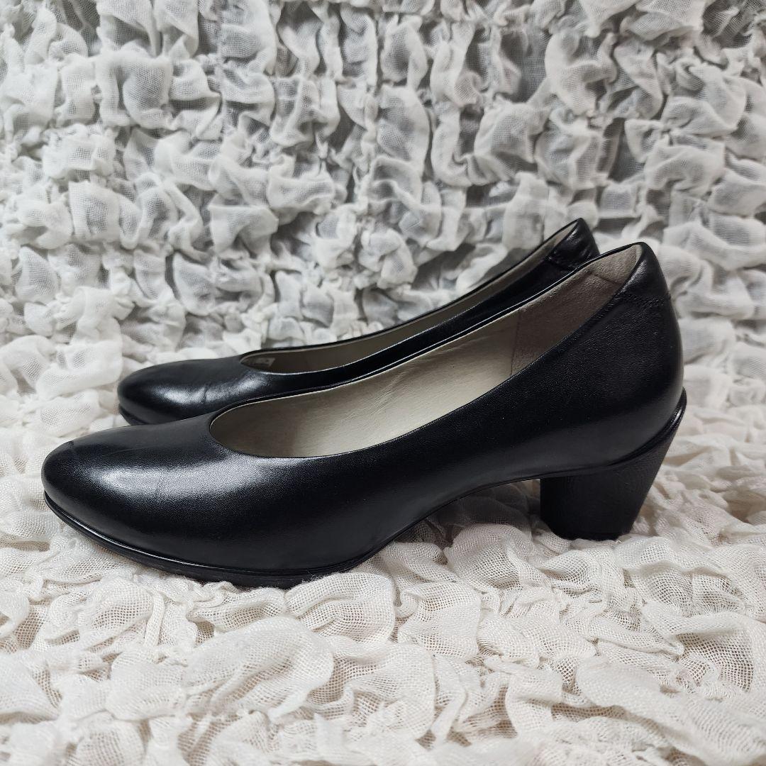 美品 エコー アーモンドトゥ レザー プレーン パンプス チャンキーヒール