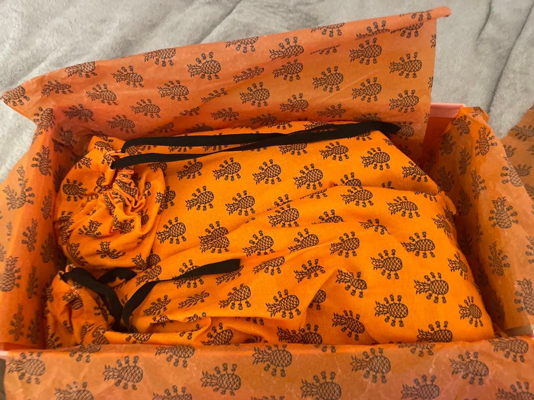 チ*ン様 【未使用に近い】Gucci パイナップル柄 スニーカー サイズ9