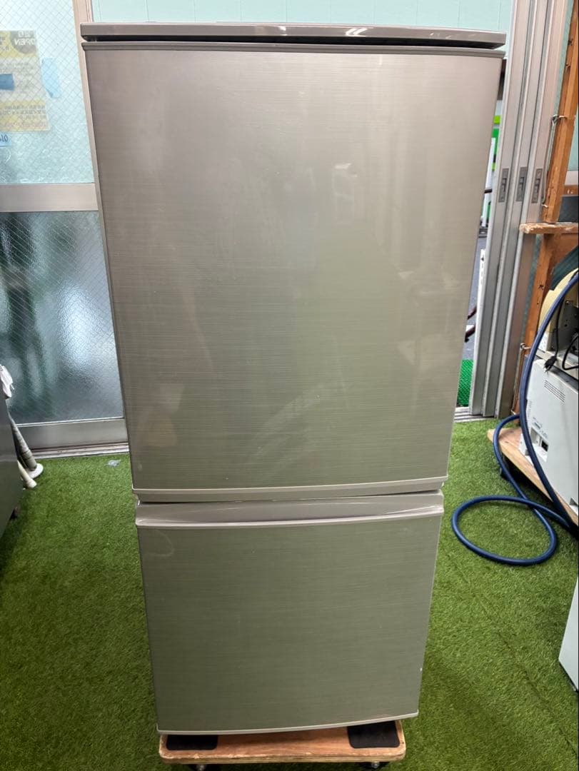 SHARP　SJ-D14A-S　137L　2014年製　一人暮らし　冷蔵庫