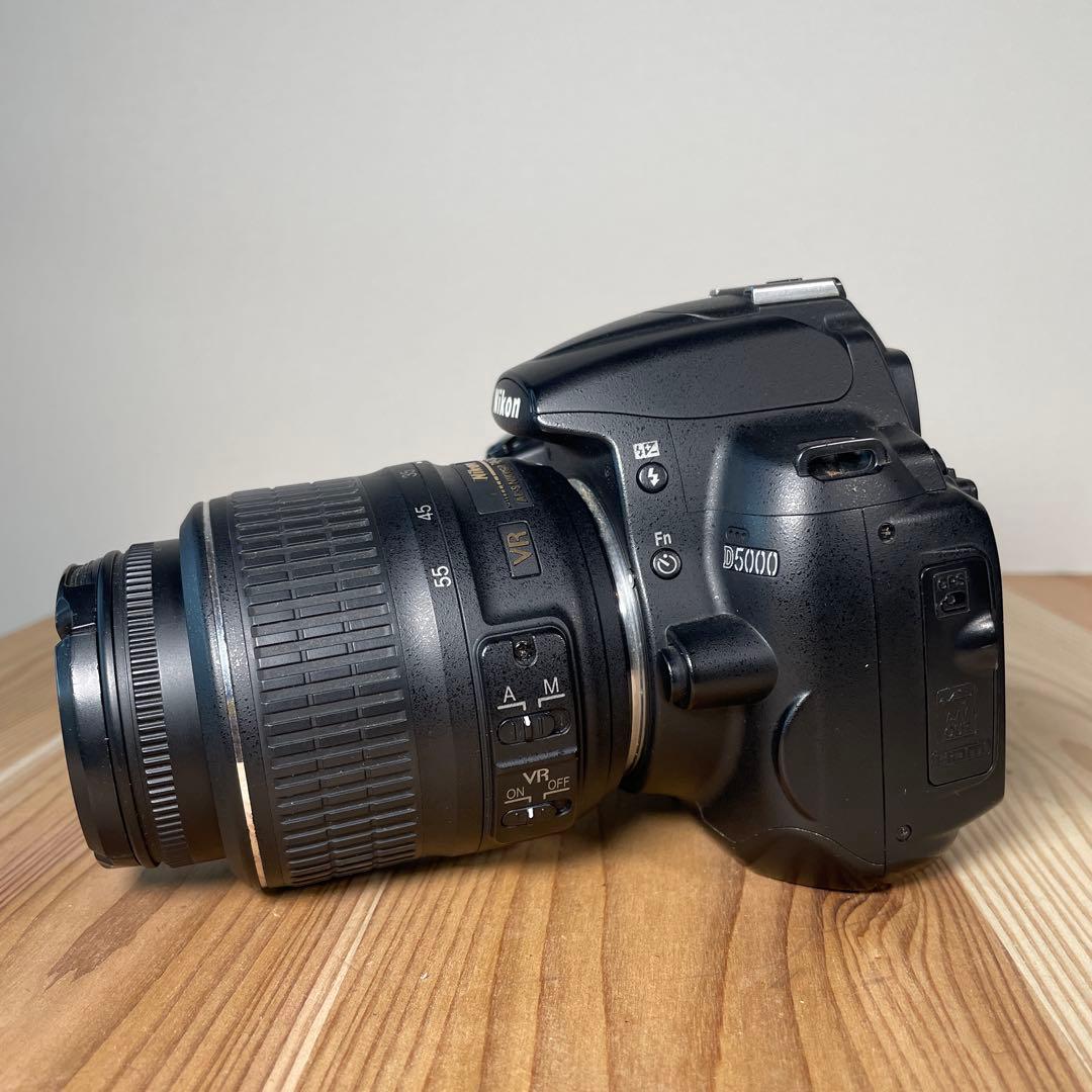 Nikon D5000 標準レンズ　単焦点レンズ35mm1:1.8G セット