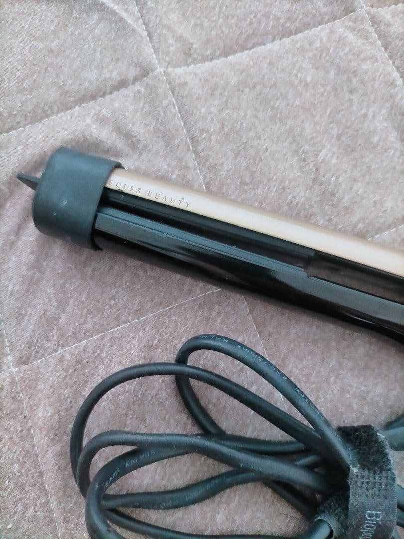 【お値下げ】ヘアビューロン4dplus 40-180℃ストレートヘアアイロン