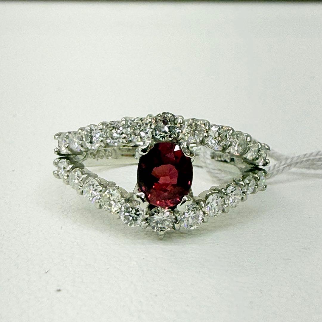 PT900 高品質天然ルビー/天然ダイヤリング新品仕上げ済み。プラチナ。11号。