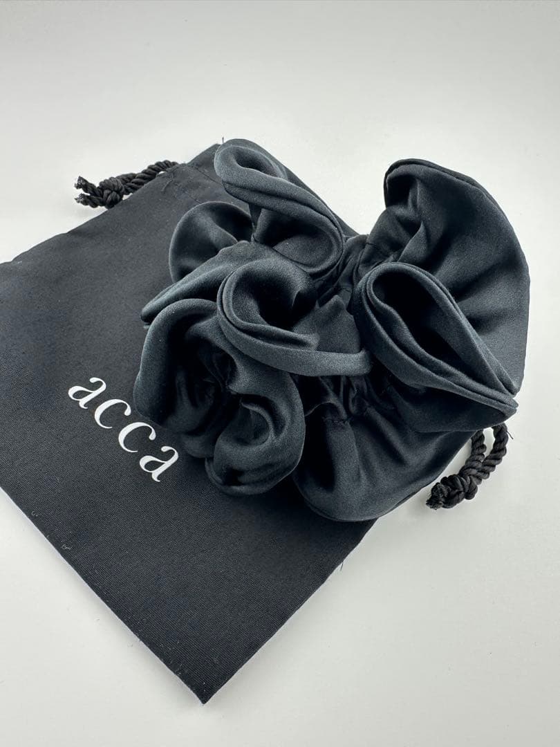 acca ブラック シルクシュシュ 収納袋付き