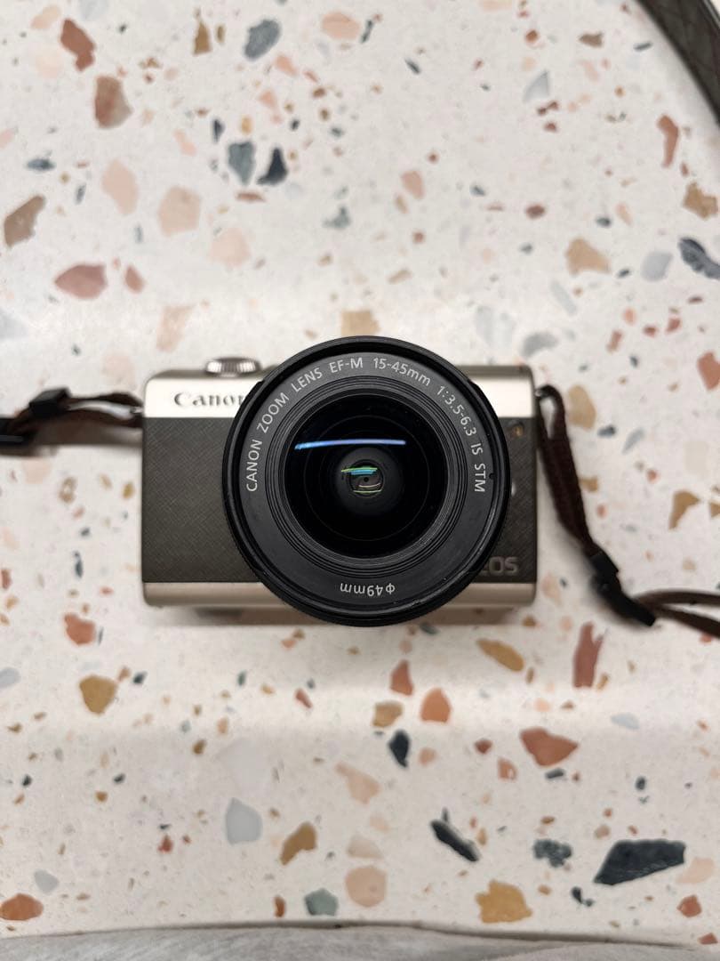 EOS M200リミテッドゴールドキット