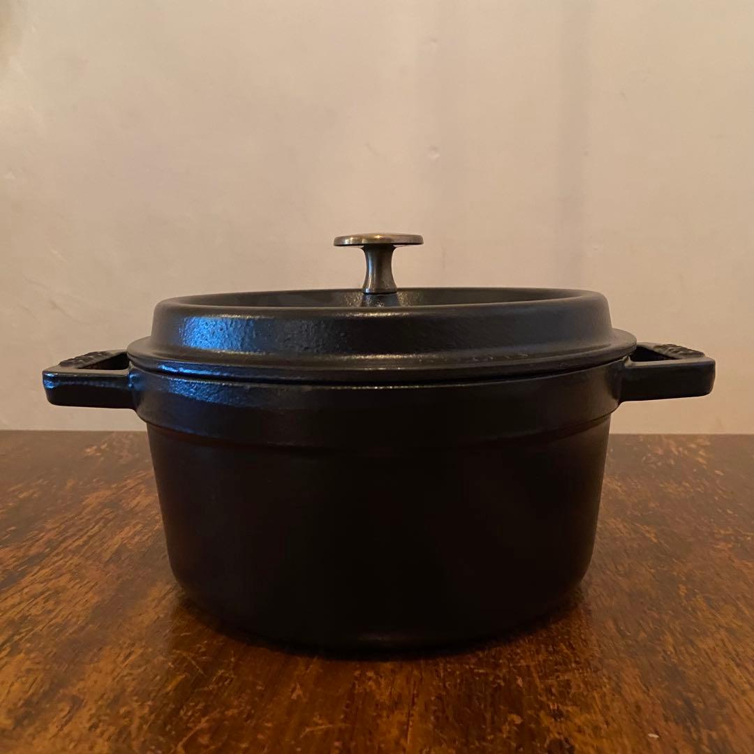 STAUB（ストウブ）ピコ・ココット ラウンド 18cm ブラック使用感あり