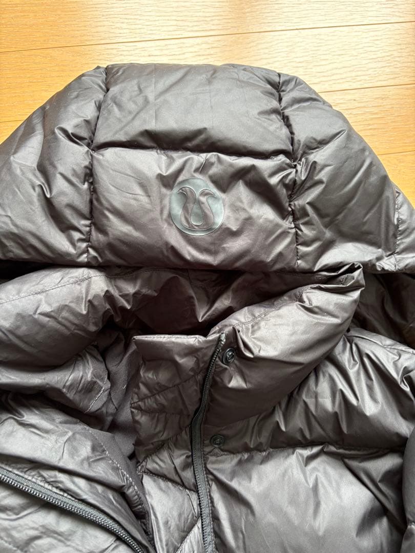 LULULEMON ブラック ロングダウンジャケット