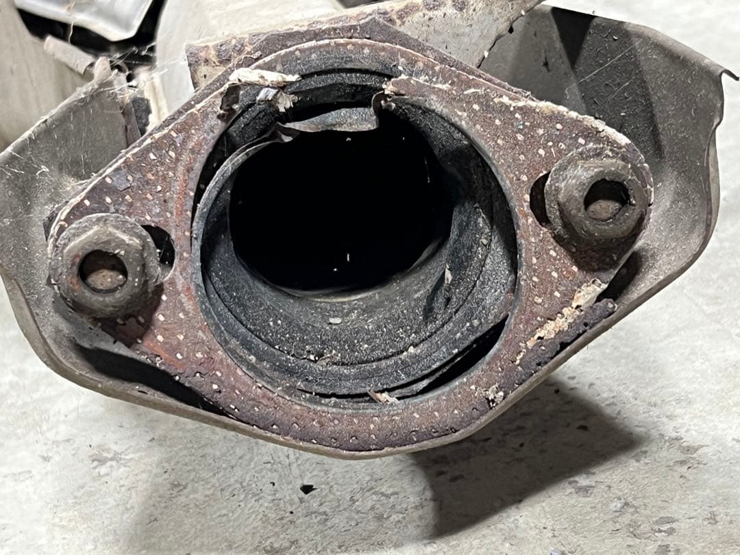 ハ*業様 RX-7 FD3S純正触媒コンバーター 錆あり