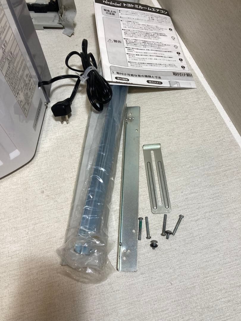 2022年製　TOYOTOMI TIW-A160M 窓用エアコン