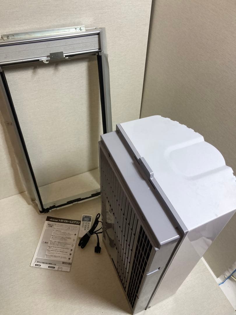 2022年製　TOYOTOMI TIW-A160M 窓用エアコン