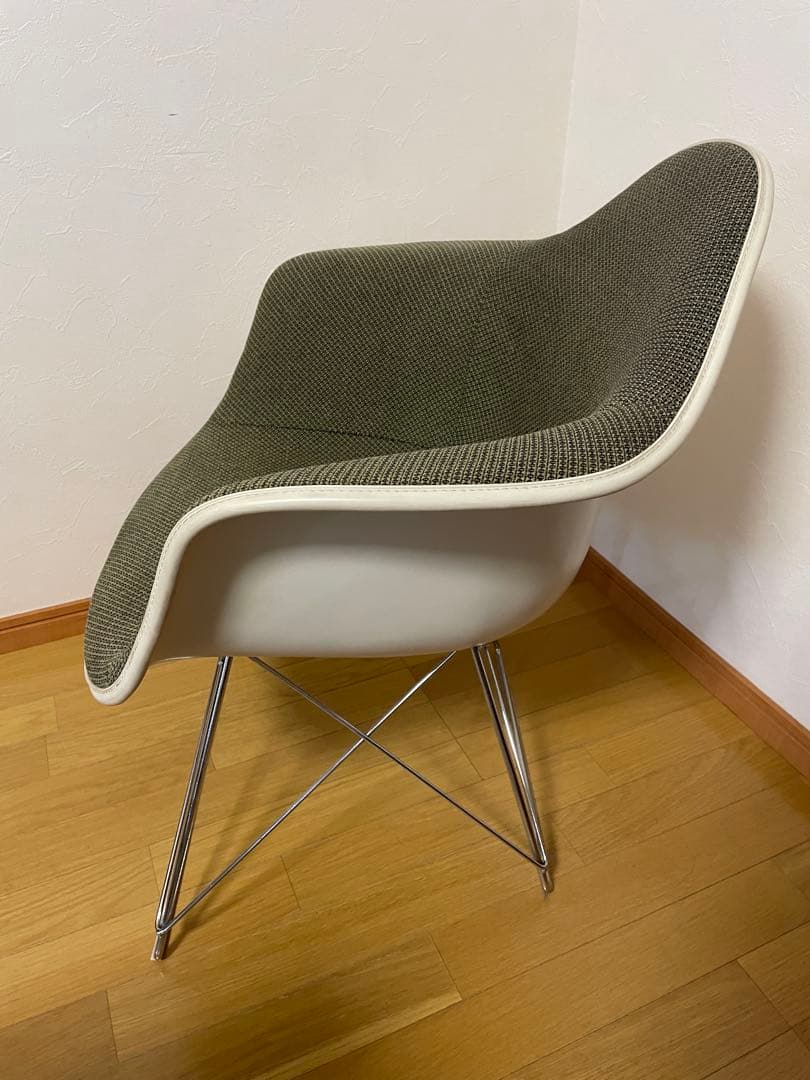 アームシェルチェア　ハーマンミラー　イームズ アームシェルチェア