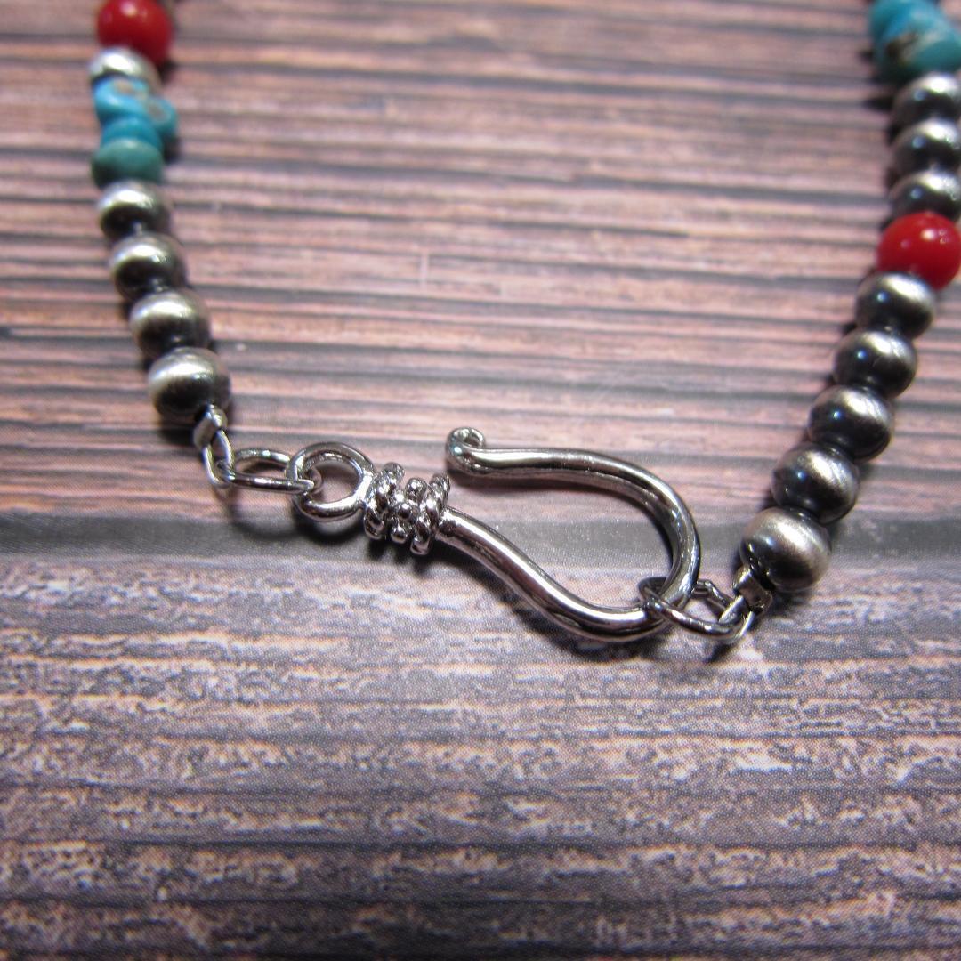 YQ936ナバホパールとキングマンターコイズさざれ、レッドコーラルのブレスレット