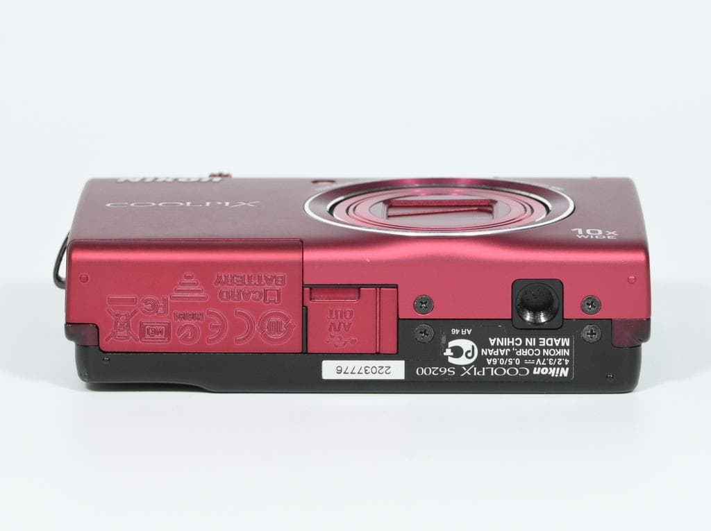 【美品】 ニコン　Nikon COOLPIX S6200 ブリリアントレッド