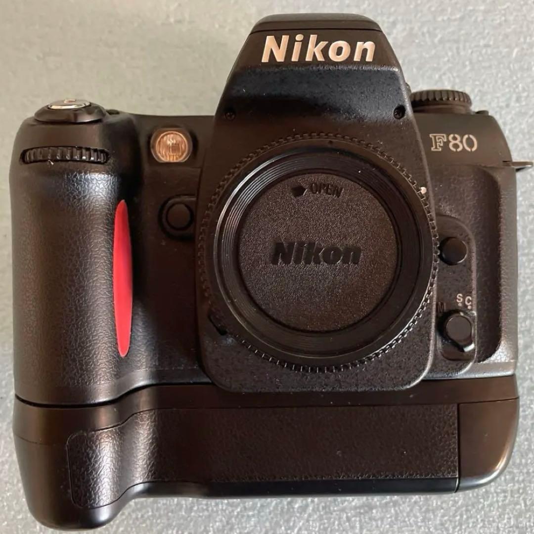 Nikon F80D MB-16付き