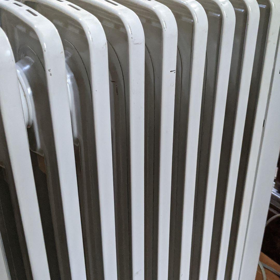 電気ヒーター DeLonghi HR030812EC