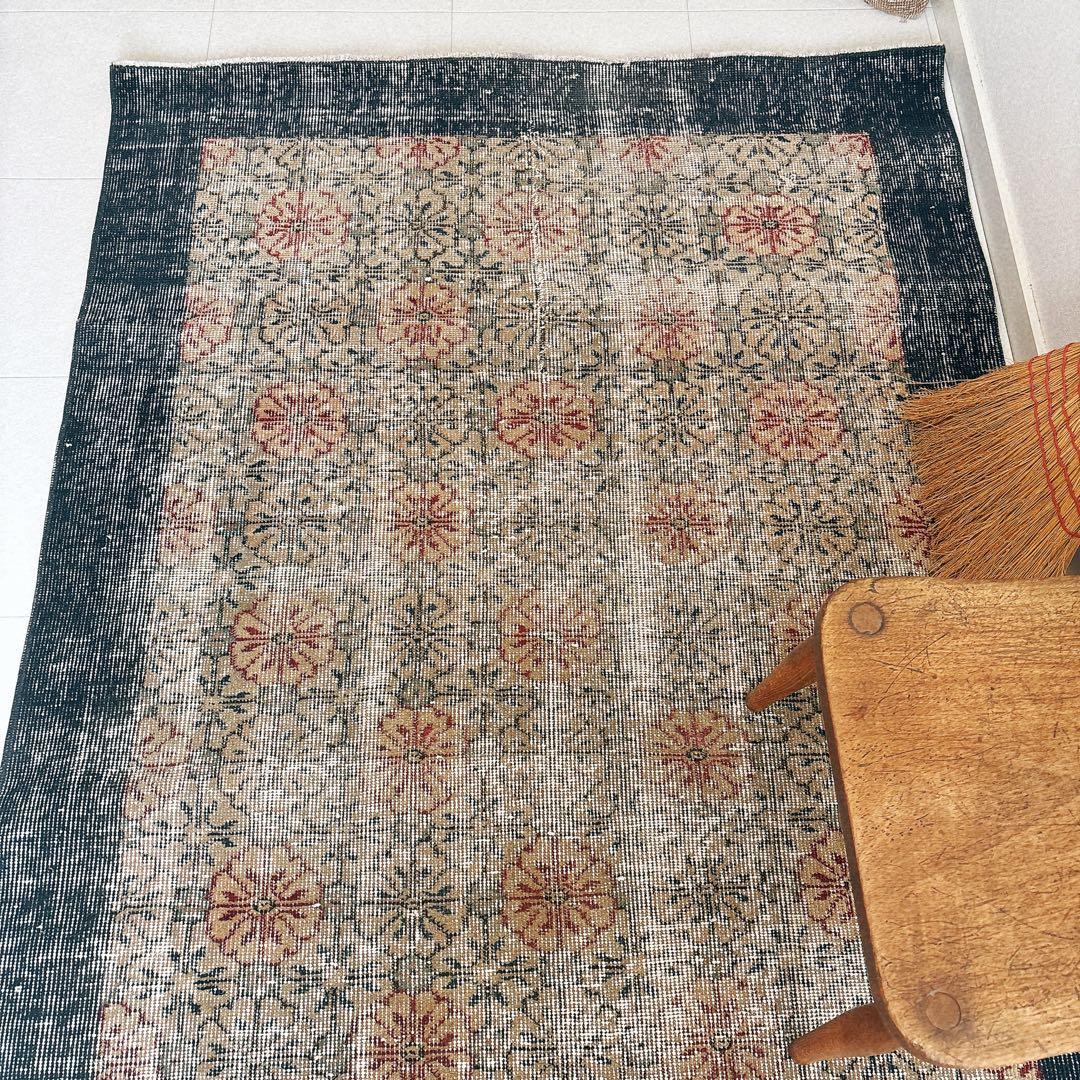 ハト 　トルコ　ヴィンテージラグ　ボタニカル　ネイビーフレーム