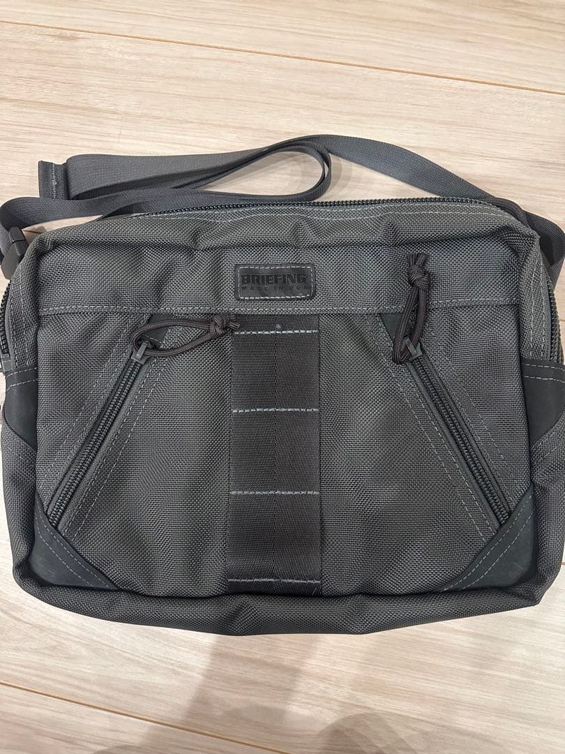 ⭐︎廃番⭐︎BRIEFING DELTA SLASHER S 【STEEL グレー】