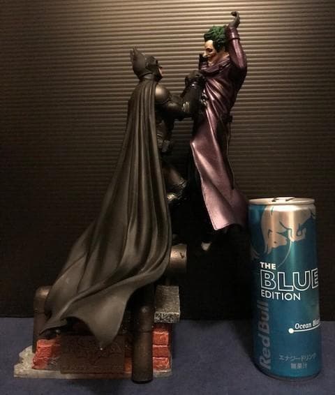 『バットマン：アーカム・ビギンズ』バットマン vs ジョーカー スタチュー