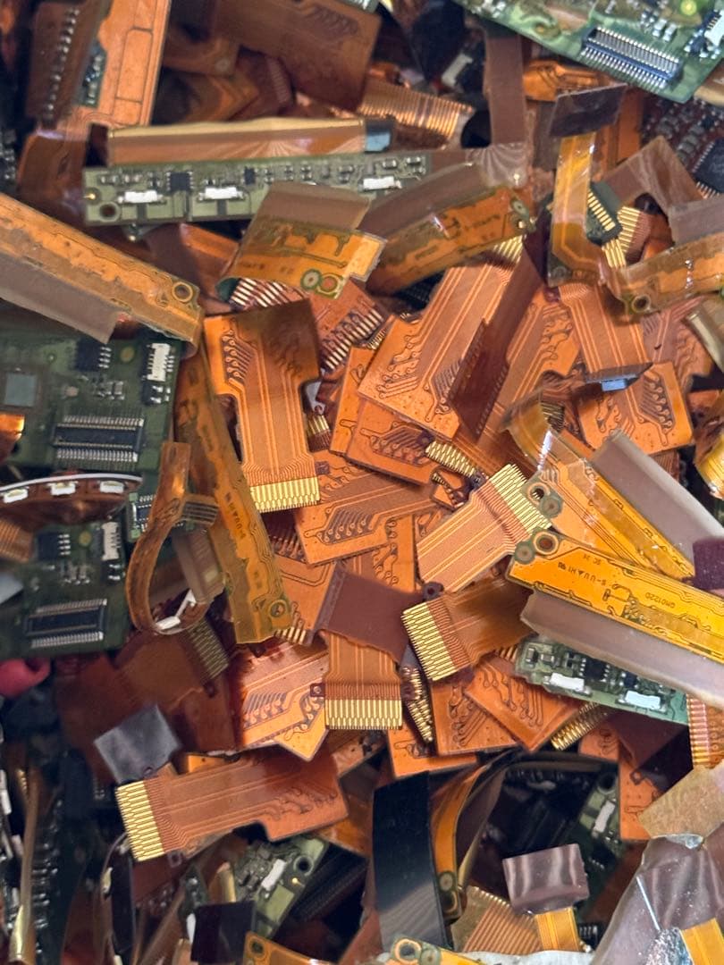 都市鉱山　フレキ・基板など　金抽出　写真5枚載せてます