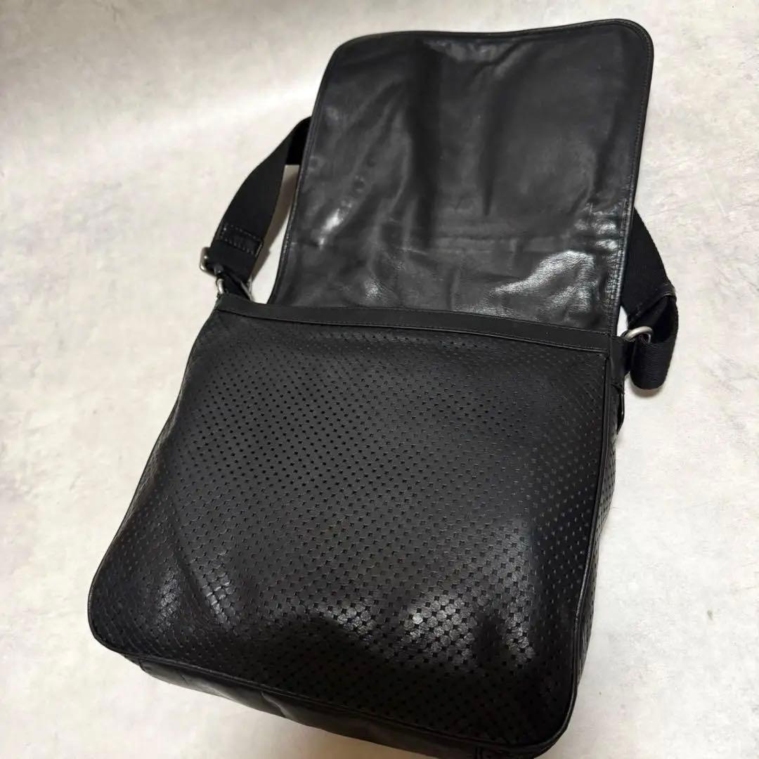 バリー　メッセンジャーバッグ　パンチング　トレインスポッティング　A4