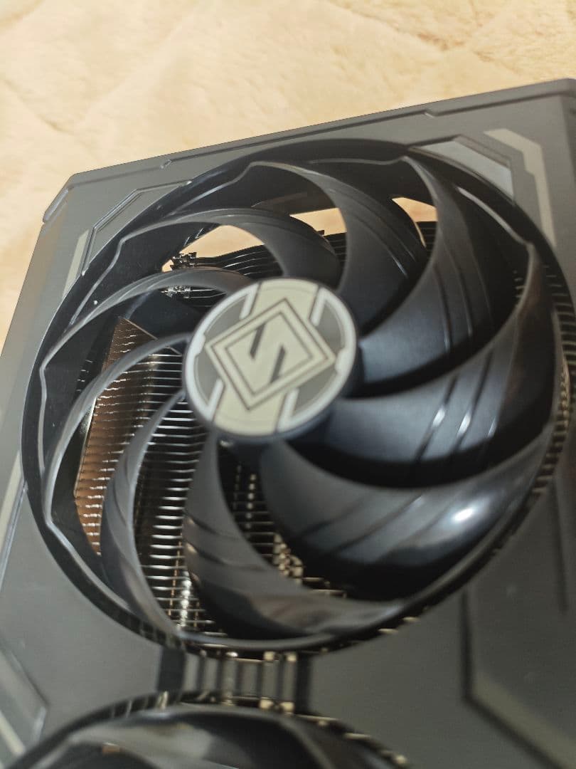 貞*士様 RX9070XT sld 16g steel legend グラフィッ