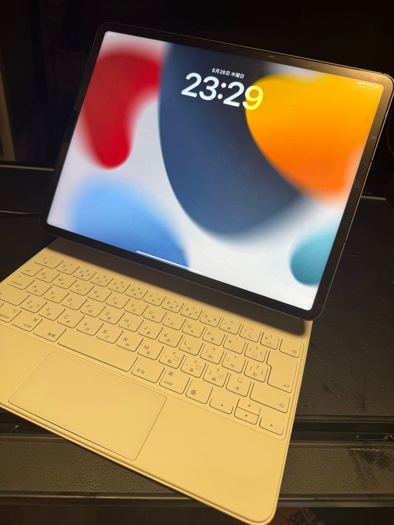 iPad Pro 12.9インチ 第5世代 256GB セルラーキーボードセット