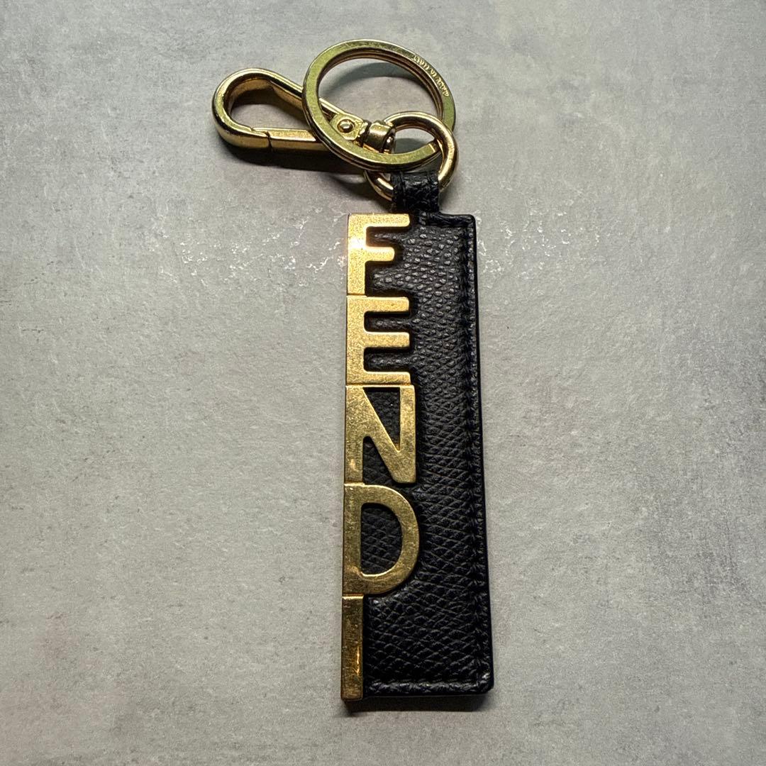 FENDI レザーキーホルダー キーチャーム