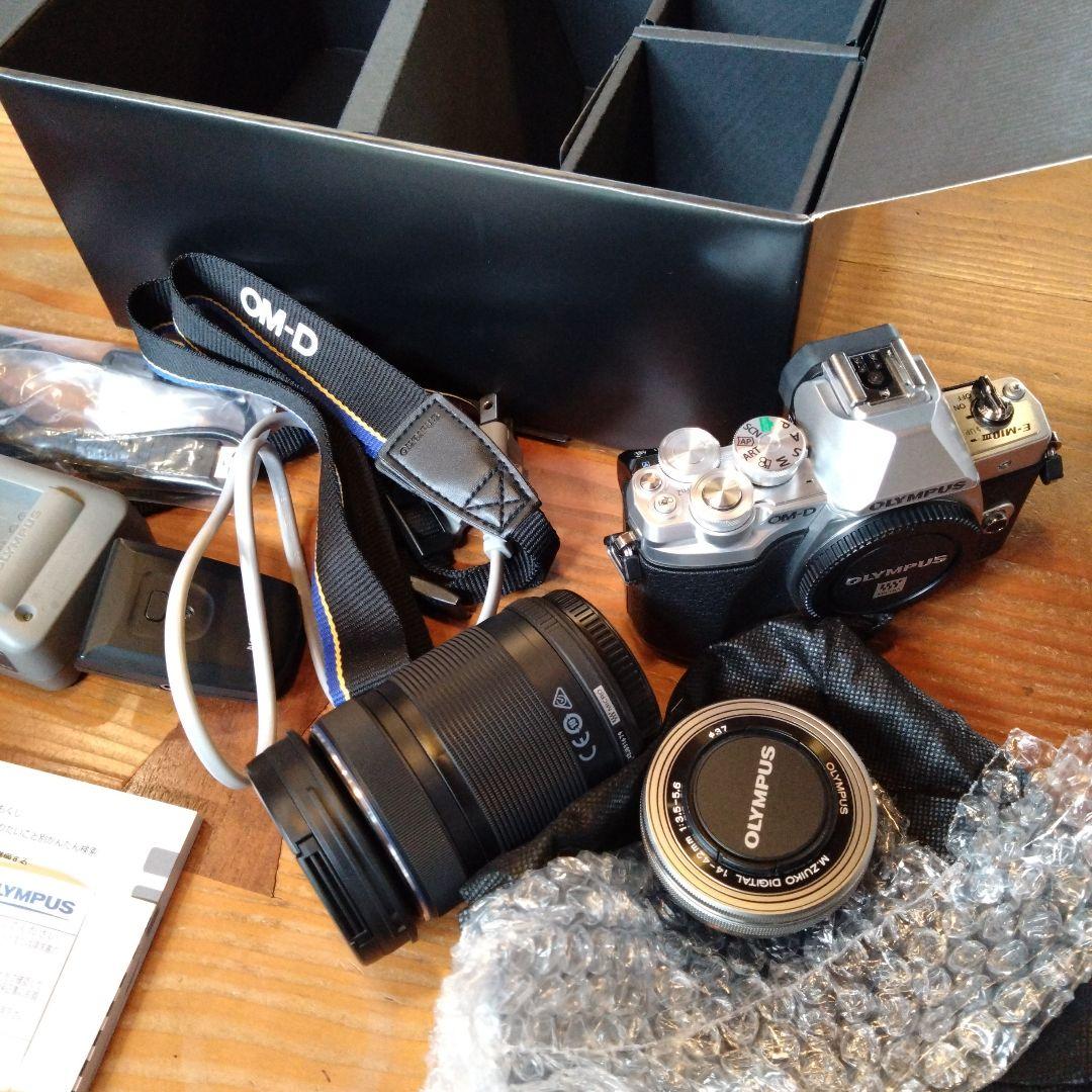 OLYMPUS OM-D E-M10 Mark III 本体美品です