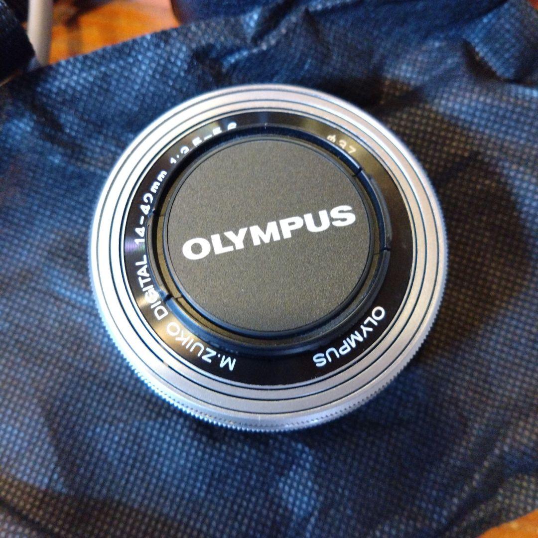 OLYMPUS OM-D E-M10 Mark III 本体美品です